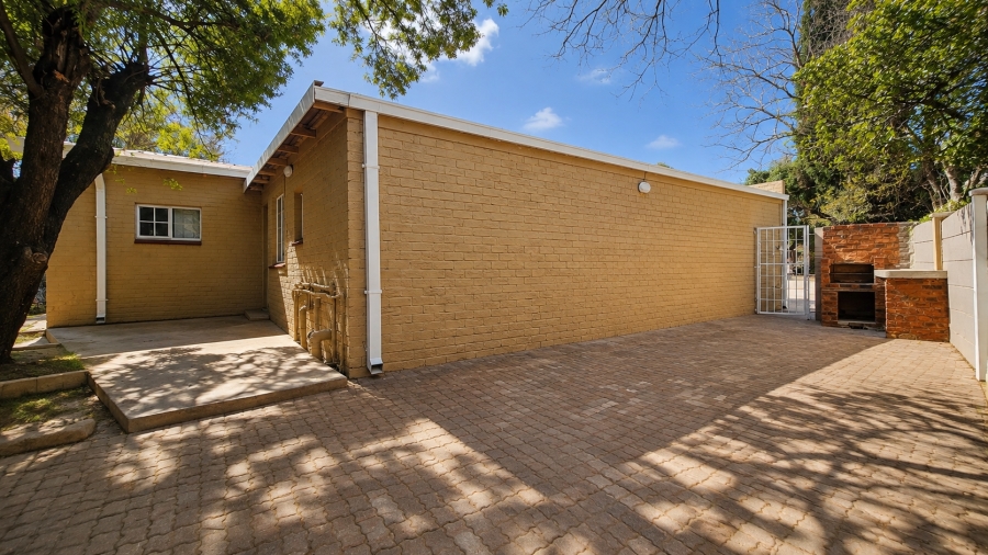To Let 3 Bedroom Property for Rent in Flamwood North West